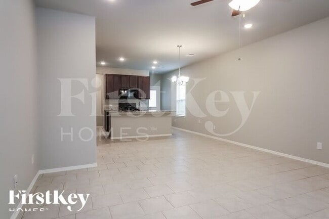 Building Photo - 40707 Gate Ridge Dr
