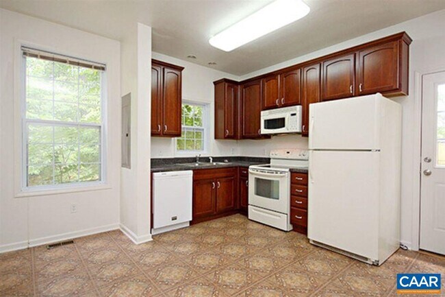 Building Photo - 224 Shamrock Rd