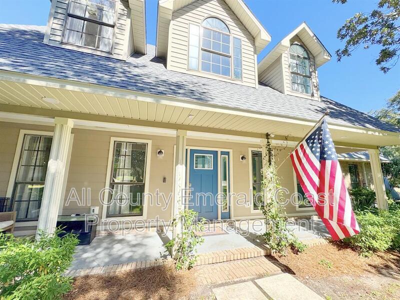 Primary Photo - 805 Harbor Ln