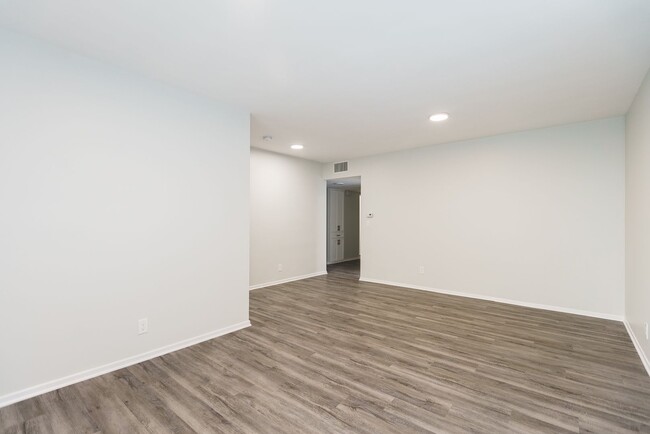 Foto del interior - 816 S. Bundy Dr