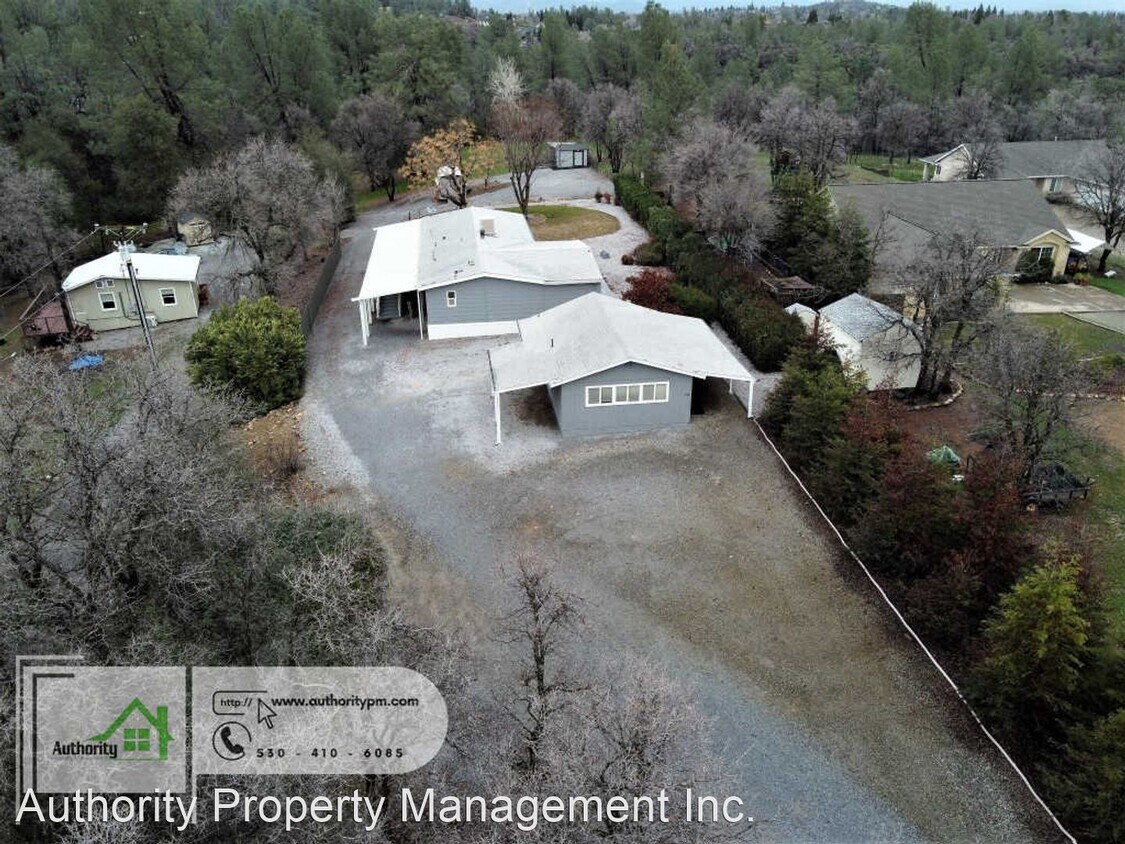 2 br, 2 bath House 16624 Powerline Road House Rental in Redding, CA