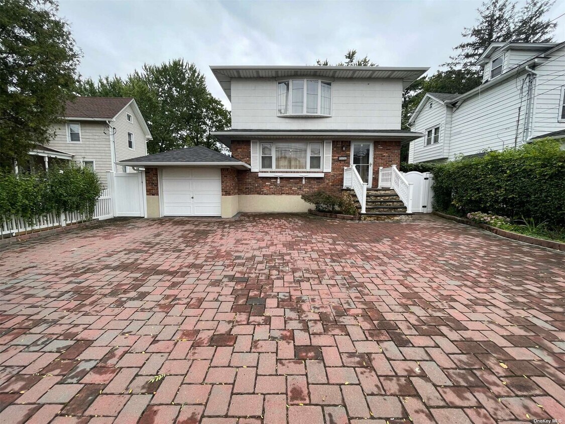 Primary Photo - 3230 Brower Ave