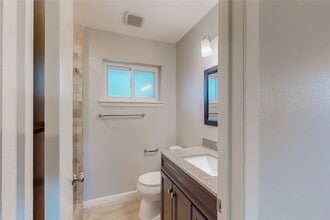 Building Photo - 5338 Creekbend Dr