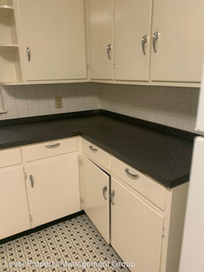 Building Photo - 2 br, 1.5 bath House - 307 McQueen Avenue