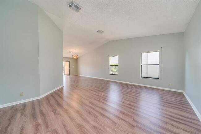 Foto del edificio - 10986 NW 5th Ct