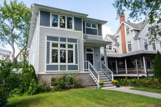 Building Photo - 7244 W Everell Ave