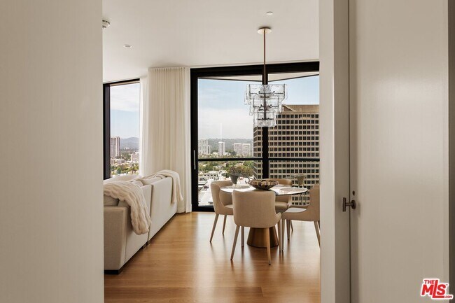 Foto del edificio - 211 Elm Ct