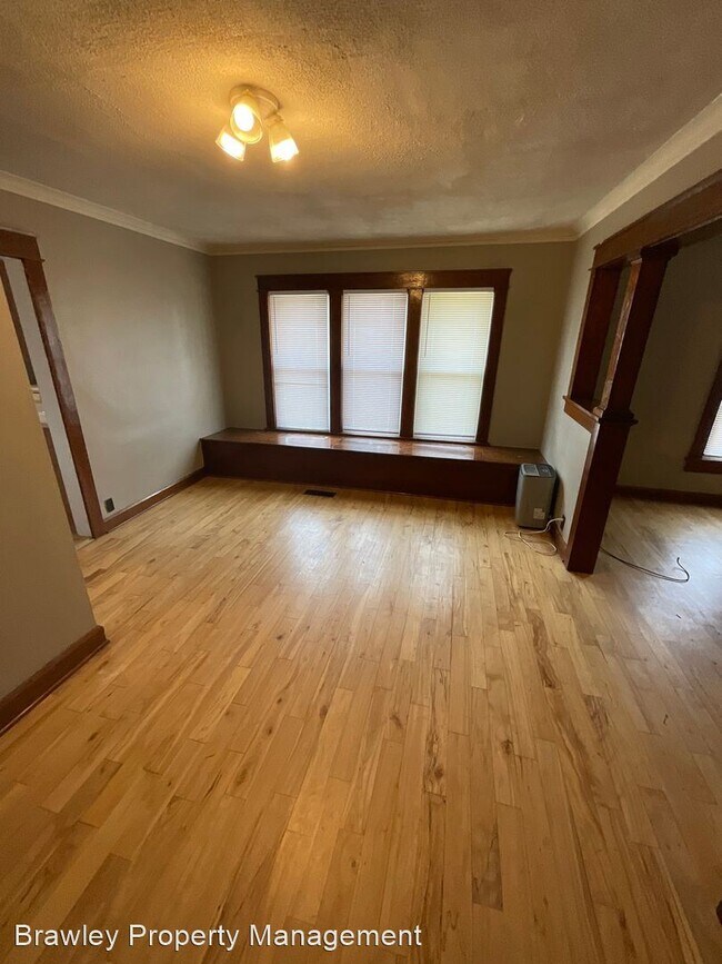 Foto del edificio - 4 br, 2 bath House - 216 N. Lincoln St