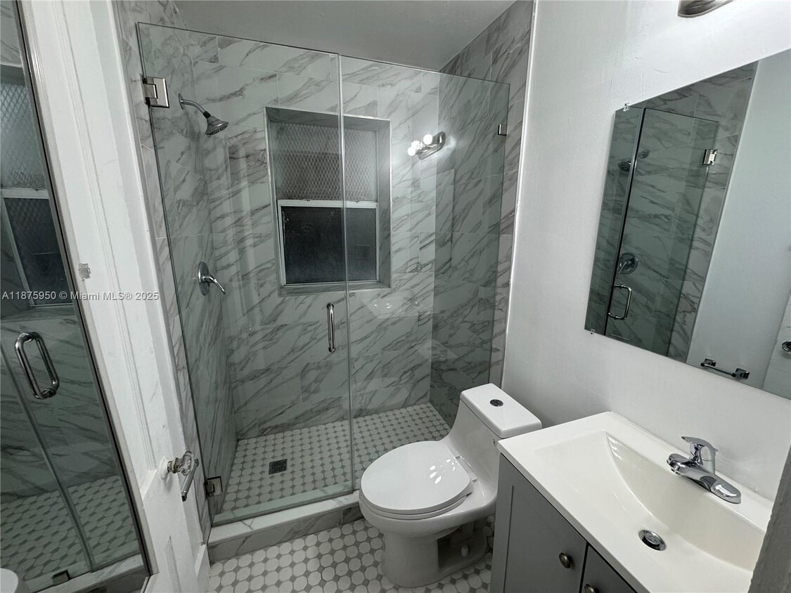 Foto principal - 177 NE 50th St