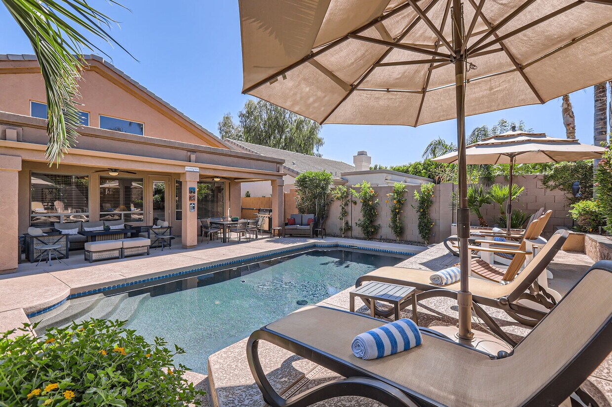 Foto principal - 6408 E Waltann Ln