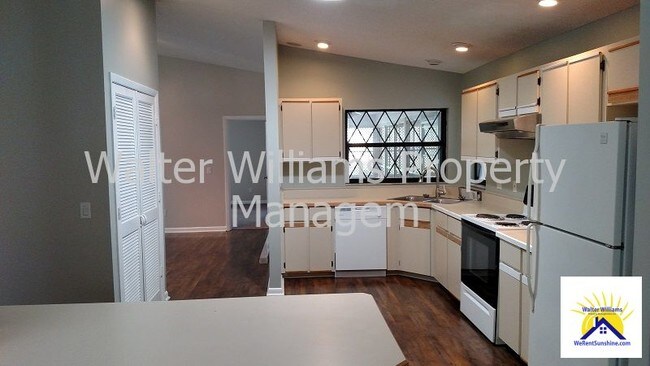 Building Photo - 46 Belleaire Dr
