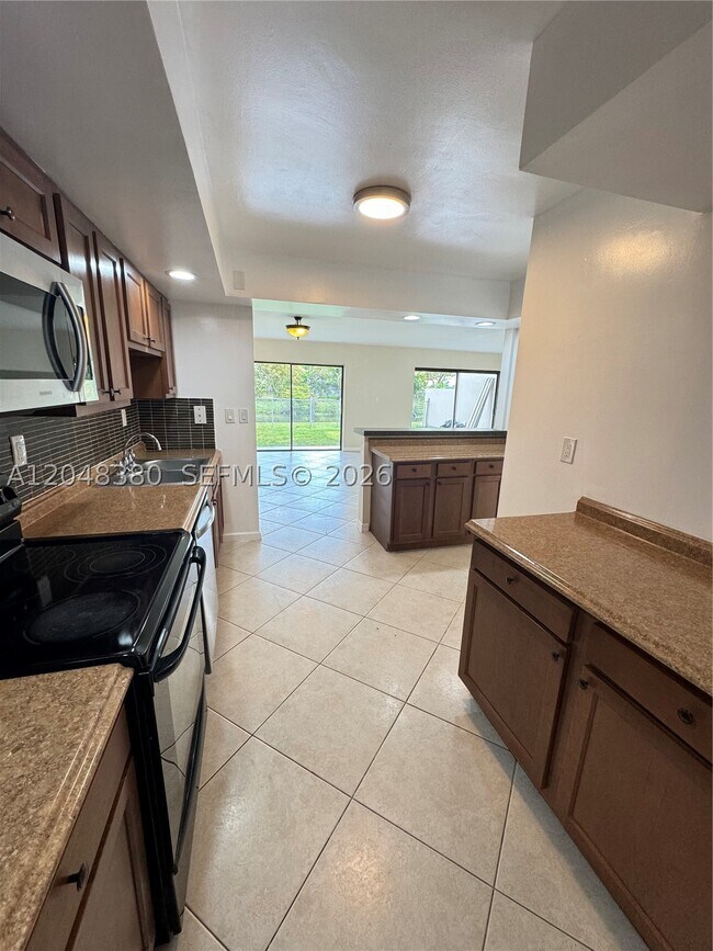 Foto del edificio - 3167 Coral Springs Dr