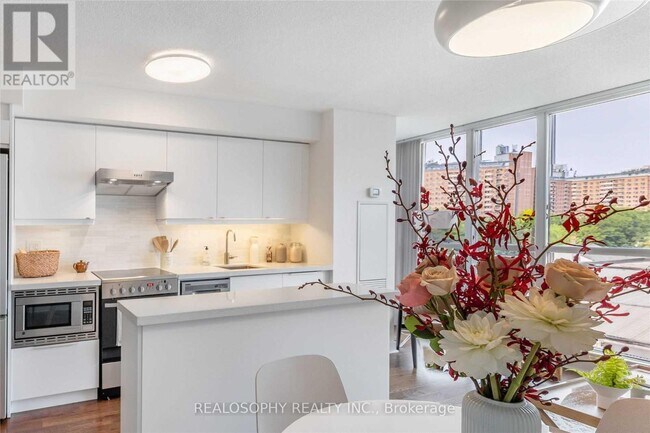 Photo du bâtiment - 320 Richmond St E