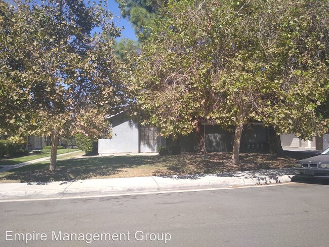 Building Photo - 3127 Jaguar Way E