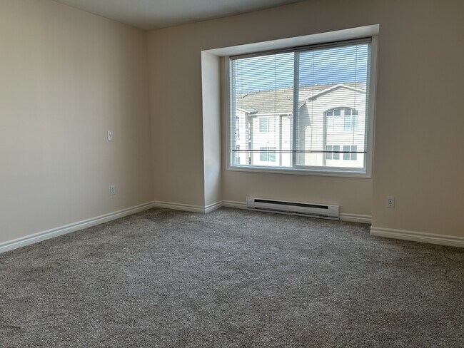 Photo du bâtiment - 7504-7504 Topaz Dr