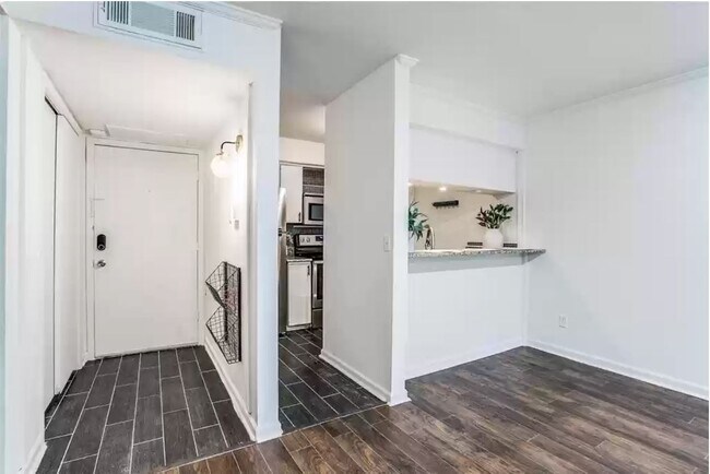 Foto del edificio - 4837 Cedar Springs Rd