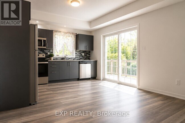 Building Photo - 205 W Oak Trl