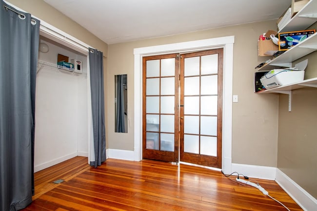 Bedroom - 407 N Glenwood Ave