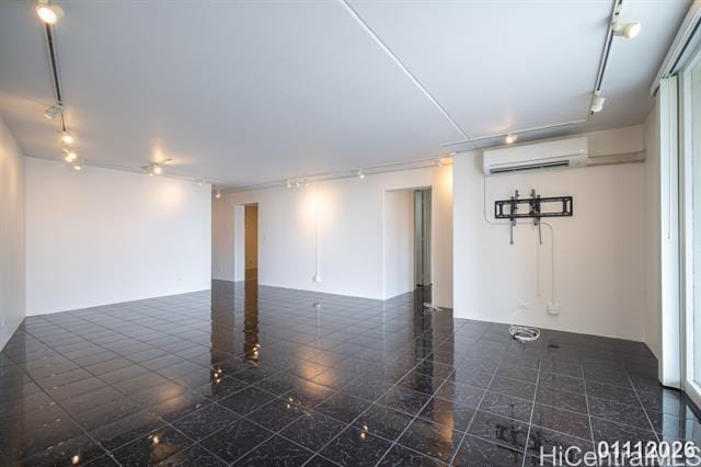 Building Photo - 469 Ena Rd