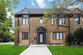 Building Photo - 1340 Avenue Rd