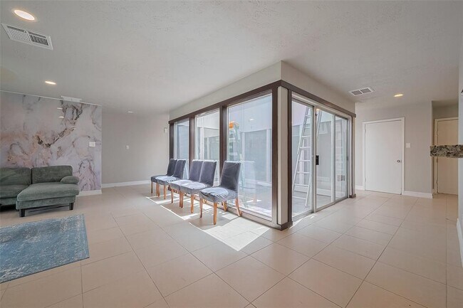Foto del edificio - 14330 Templar Ln