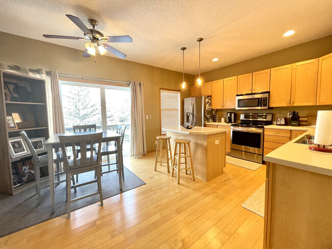 Kitchen / Dining Room - 2777 Arona St