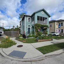 Building Photo - 2700 Soniat St
