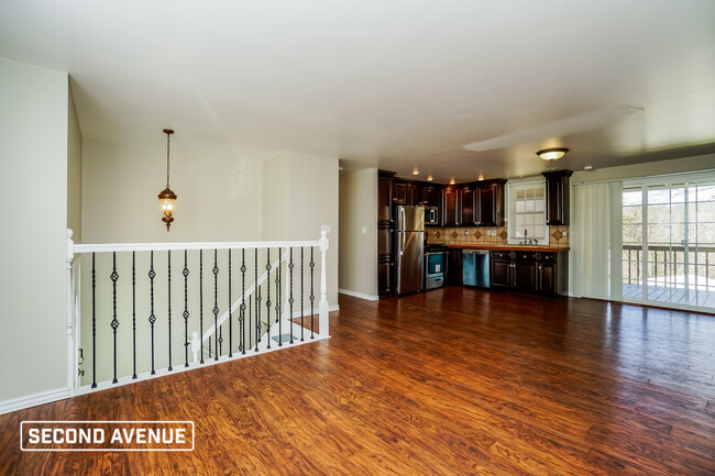 Building Photo - 617 Tartan Dr