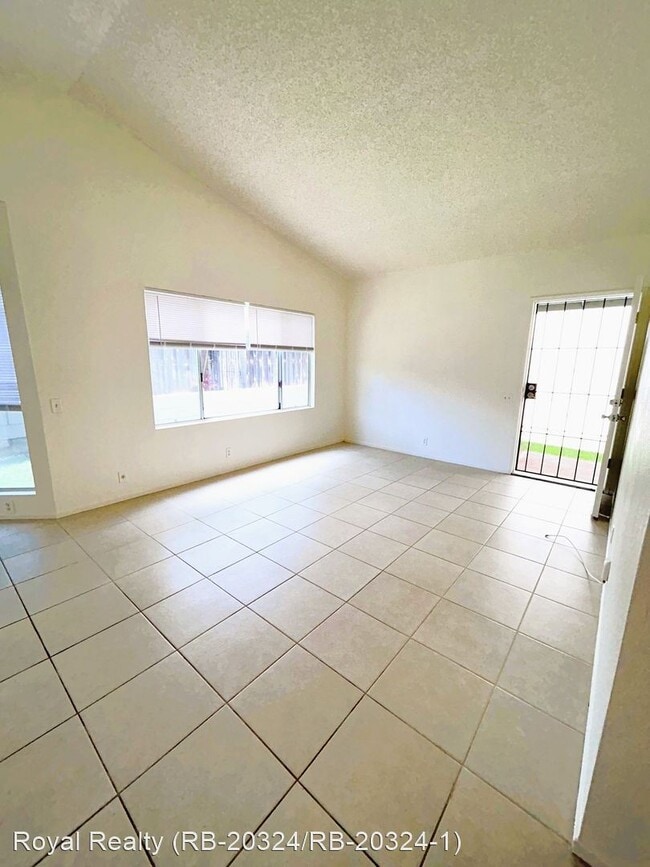 Building Photo - 3 br, 2 bath House - 91-112 Puaina Place
