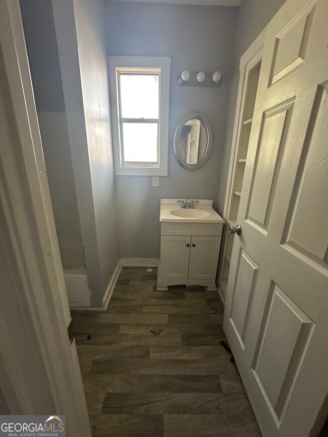 Building Photo - 1349 Holt Ave