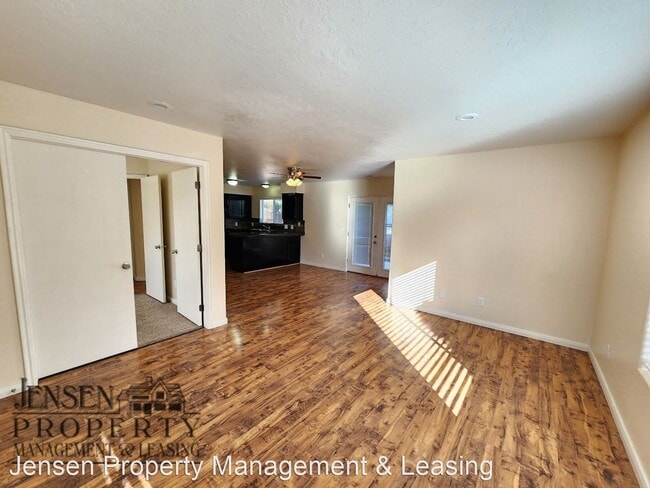 Building Photo - 3 br, 2 bath House - 498 North 2000 East