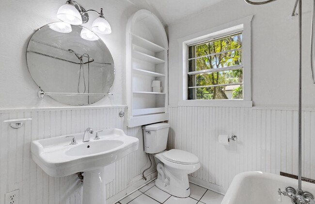 Foto del edificio - 1300 40th St