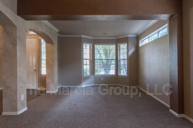 Foto del edificio - 5403 Exeter Dr