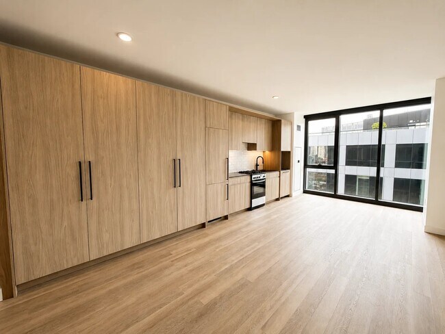 Foto del edificio - 1357 W Fulton St