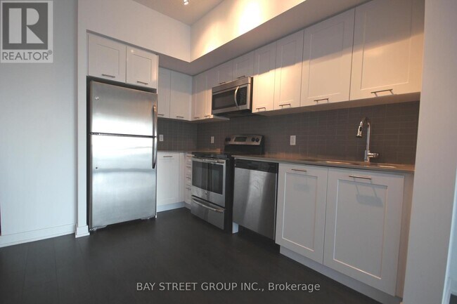 Building Photo - 2200 Lake Shore Blvd W