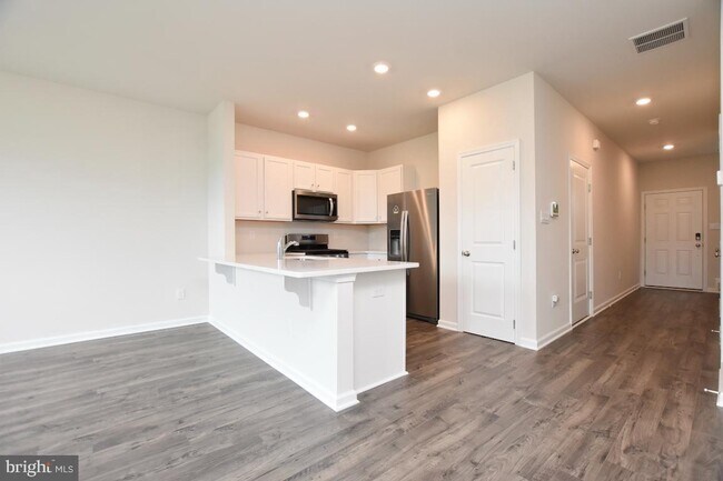 Building Photo - 62 ARLOTTA