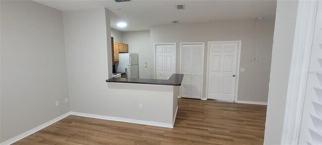 Building Photo - 5951 Westgate Dr