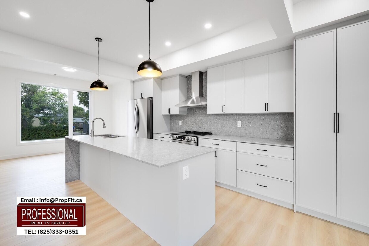 Photo principale - 15813-15898 98 Ave NW