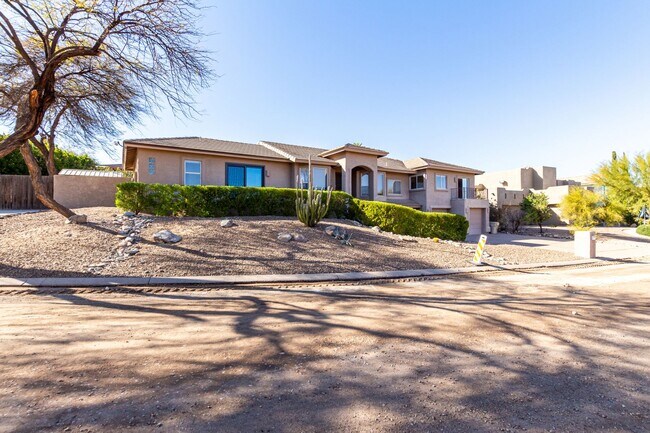 Building Photo - 11818 N Winchester Dr