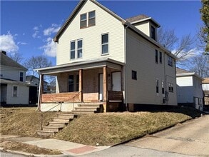 Building Photo - 1317 Plum St