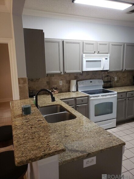 Foto del edificio - 4464 Highland Rd