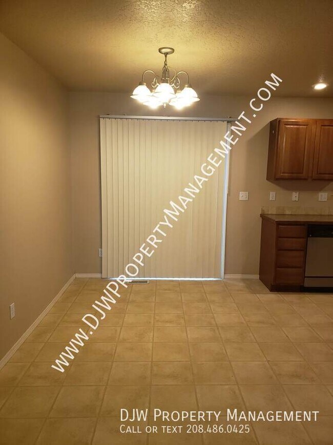 Foto del edificio - 1091N. Nichole Ave-