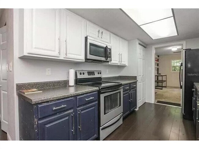 Foto del edificio - 1231 Lawrence Ave
