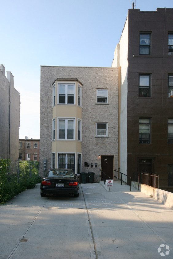 620 Willoughby Ave, Brooklyn, NY 11206 - Apartments In Brooklyn, NY ...