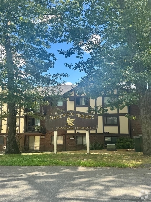 Building Photo - 101 Whipple St