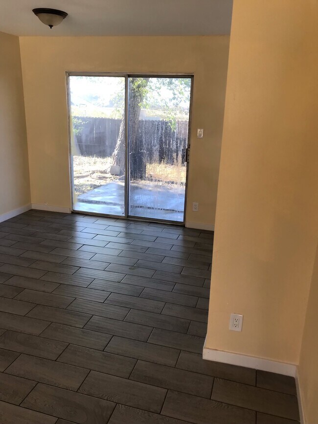 10841 Jeremy Dr, California City, CA 93505 Townhome Rentals in
