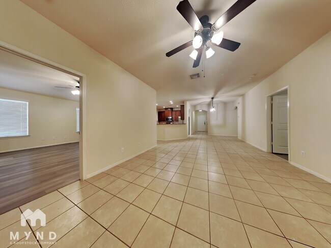 Foto del edificio - 2711 Lexington Park Dr