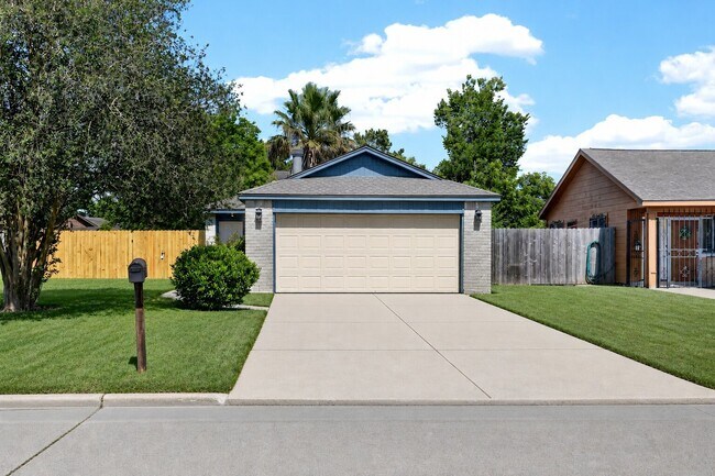 Building Photo - 8618 Van Hut Ln