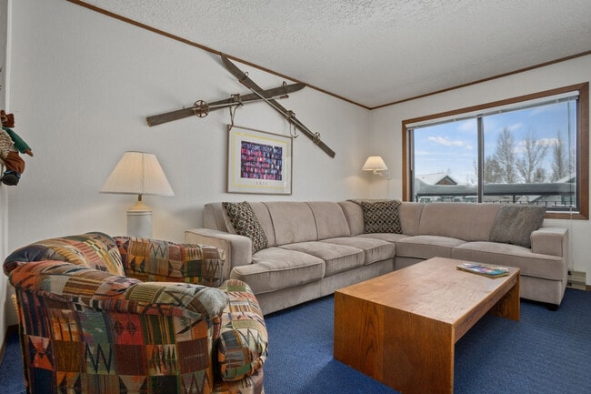 Foto del edificio - 1710 Saddle Creek Ct
