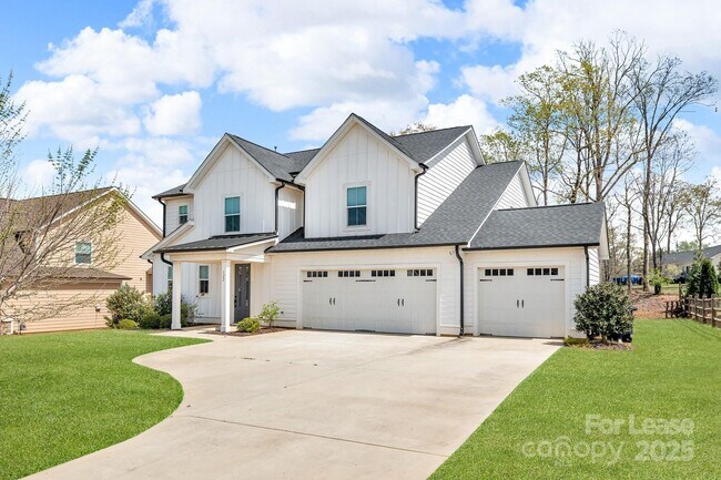 Foto del edificio - 122 Round Rock Rd